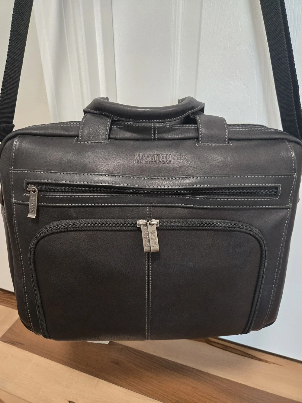 NWOT Kenneth Cole Reaction 